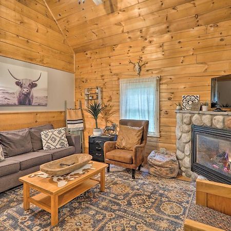 Cozy Retreat With Porch And Double Jj Resort Access! Rothbury ภายนอก รูปภาพ