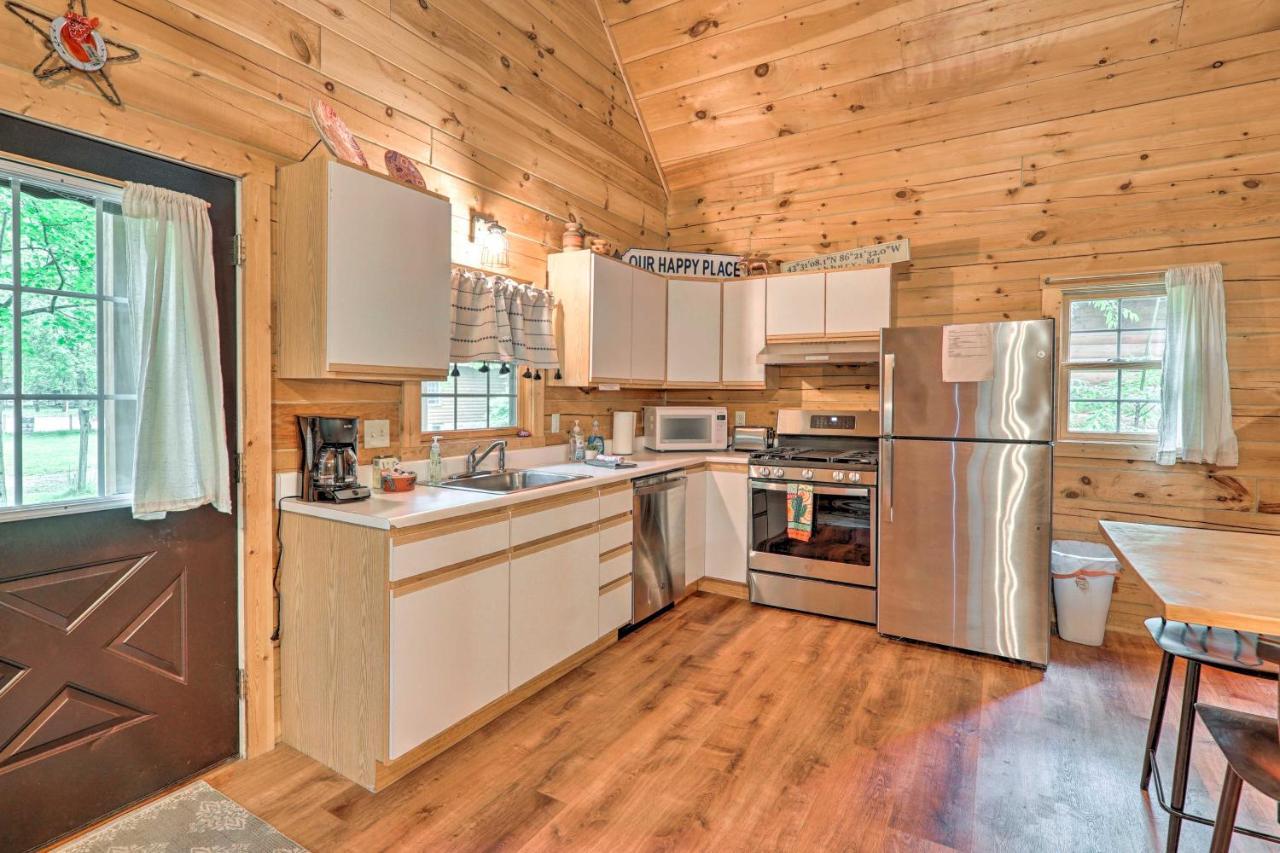 Cozy Retreat With Porch And Double Jj Resort Access! Rothbury ภายนอก รูปภาพ